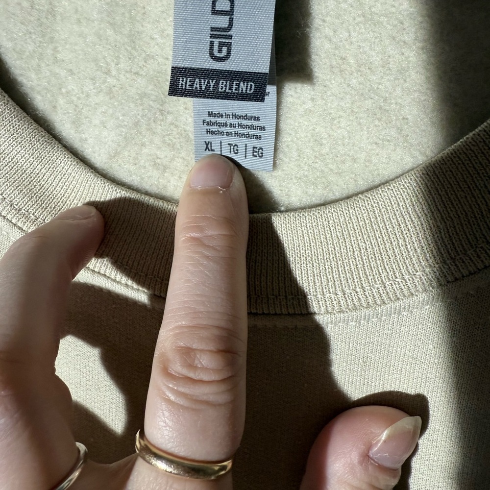 Gildan Beige Graphic Crewneck‎ Sweater - Picture 3 of 5